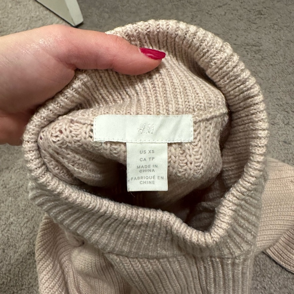 H&M Mock neck Sweater - Picture 4 of 6